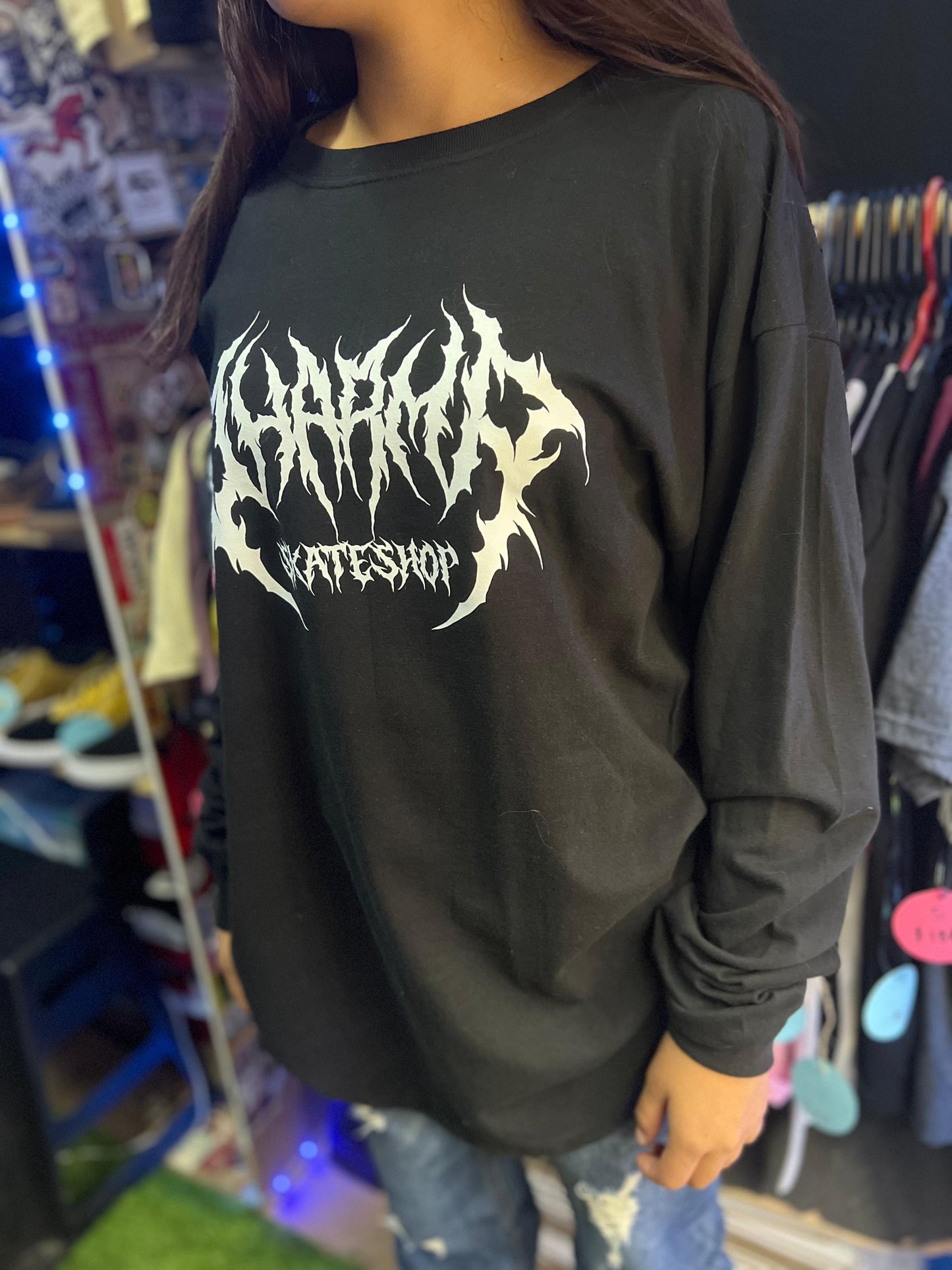 Playera “Dharmayera manga larga N/B ”