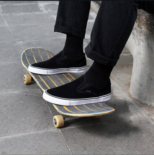 Tenis Casta ¨Miclo Negro/Blanco¨