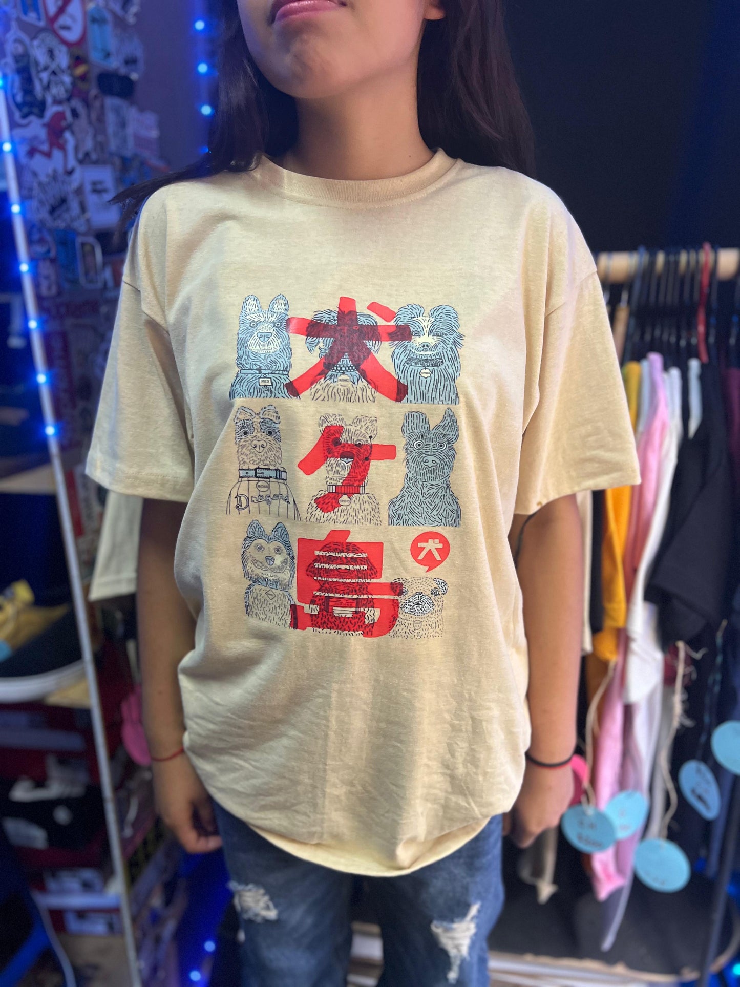 Playera “Isla de perros Cream”